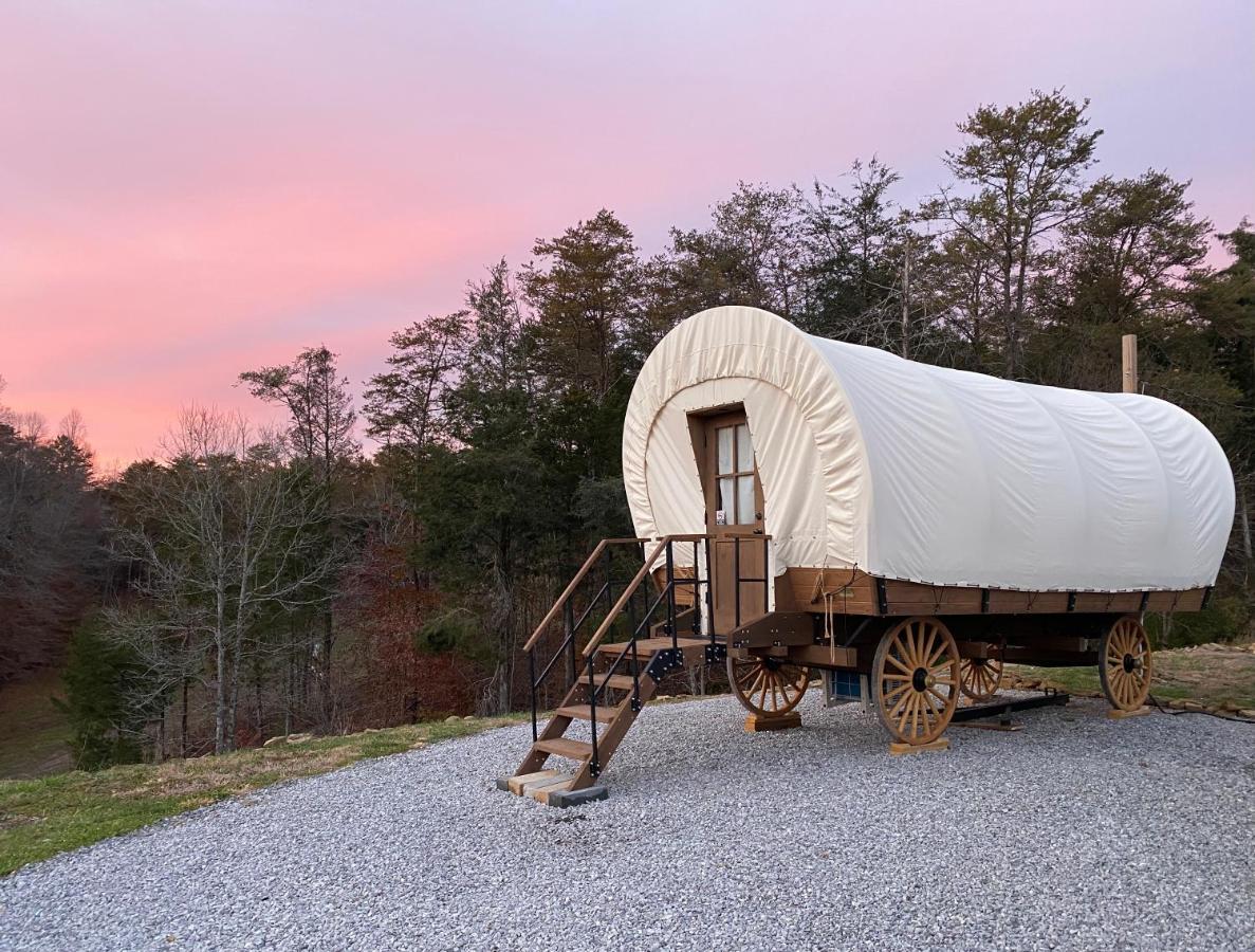 Smoky Hollow Outdoor Resort Covered Wagon เซอเวียร์วีล ภายนอก รูปภาพ